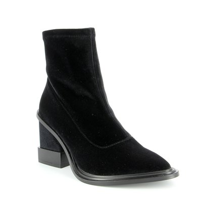 Kat Maconie Boots