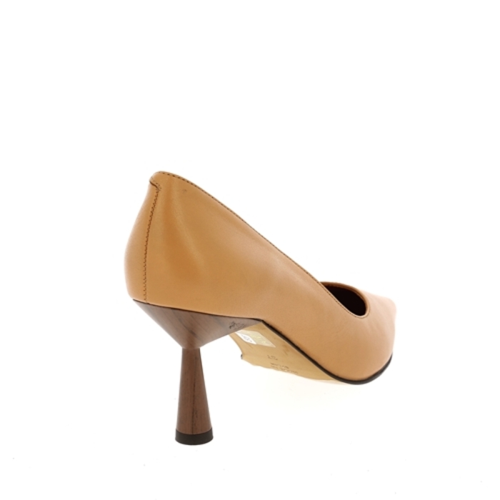 Angel Alarcon Pumps camel