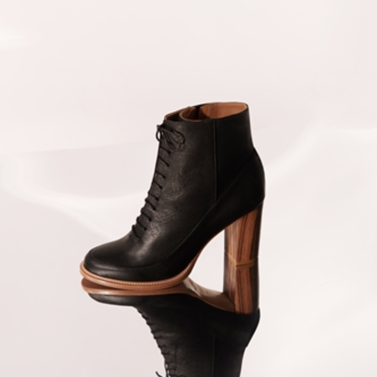 Zoom Atelier Content Boots