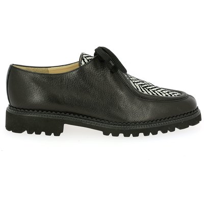 Brunate veterschoenen zwart